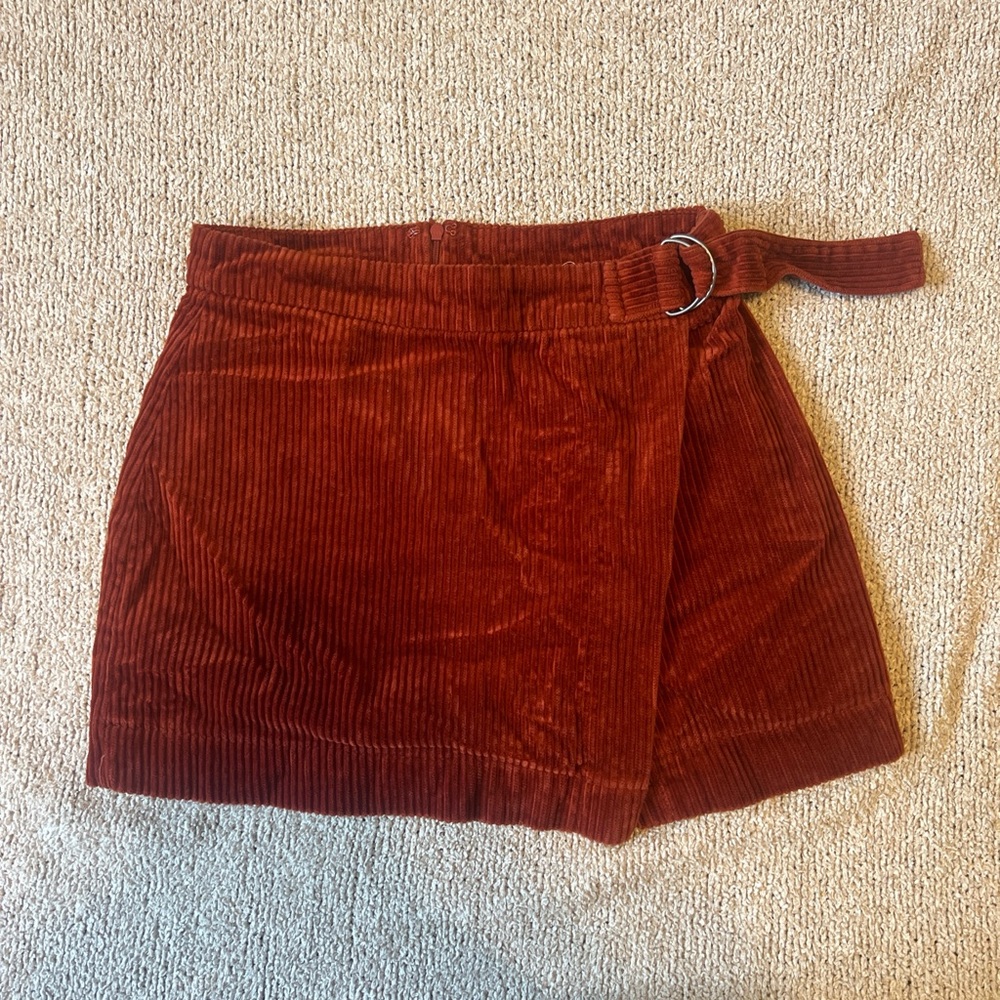 Corduroy Belted Women Shorts - Rust